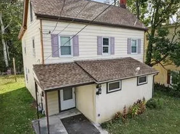 1196 Rebel Hill Rd, Conshohocken, PA 19428