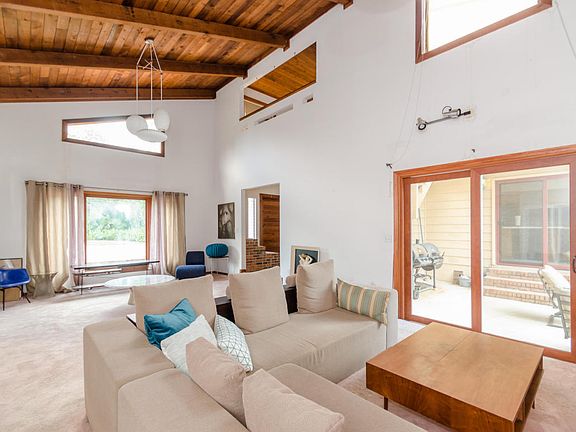 4th image of 1140 Sand Pine Cir