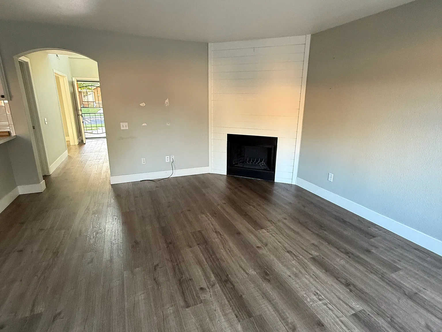 3 bed, 1676 sqft, $3,095 — Photo 3