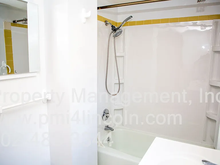 8030 N Hazelwood Dr — Photo 34