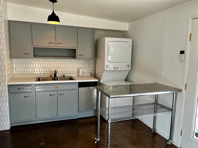 laundry in kitchen (newer appliances