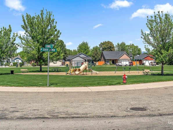 1589 W Silver Salmon Dr, Meridian, ID 83642
