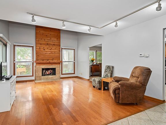 2nd image of 244 Amberwood Ct