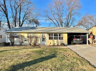 8829 Parkdale Dr, Caseyville, IL