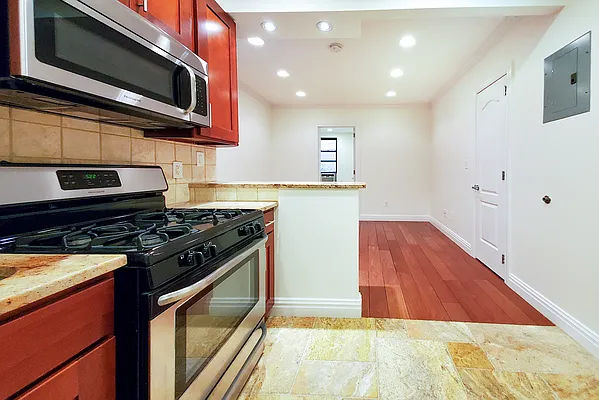 Rented by Warburg | media 1