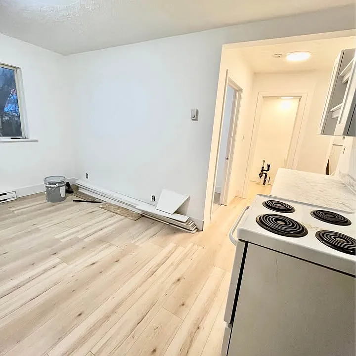 539 Union St #4