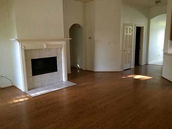 3rd image of 1409 Mockingbird Bnd