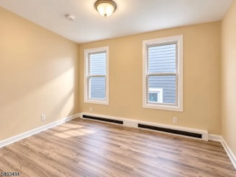 3 bed, 1.0 bath, $2,300 — Photo 3