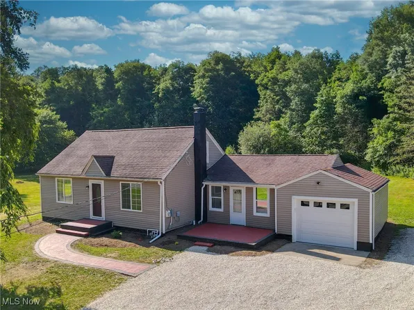 3512 Fairway Dr, Barberton, OH 44203