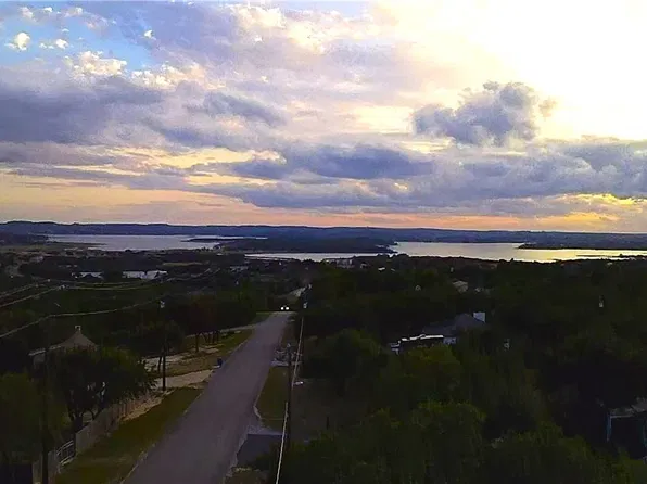 807 Heritage Hl, Canyon Lake, TX 78133