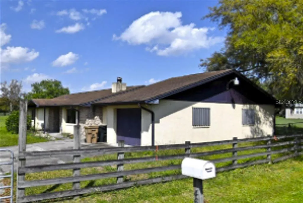 3 bed, 2.0 bath, 1608 sqft, $1,900 — Photo 1