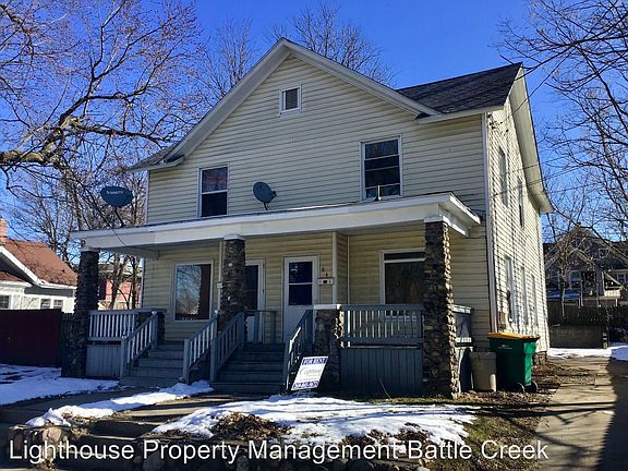 2nd image of 84 College St