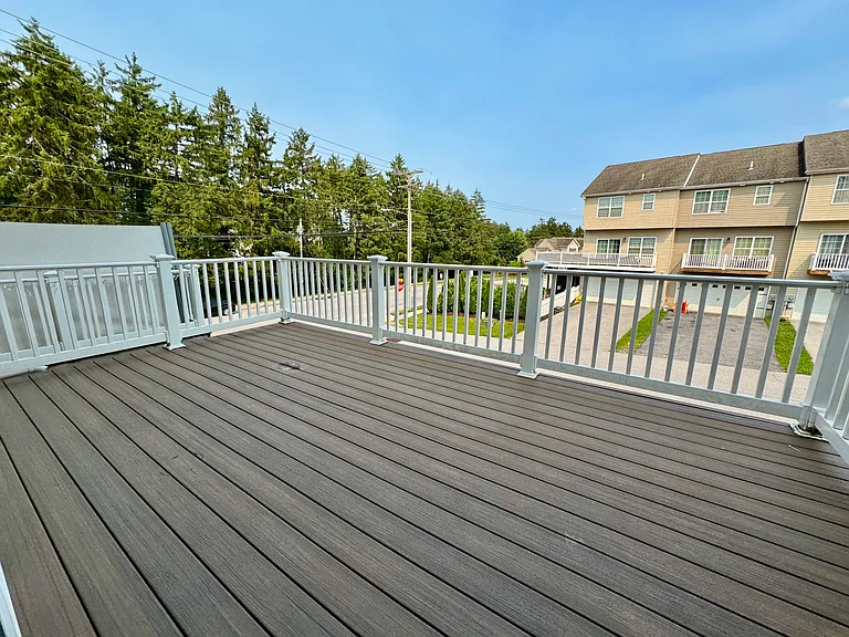 195 Moul Ave - Elevated Deck Off Kitchen & Dining Area