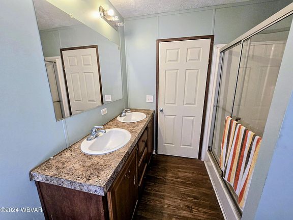 5th image of 48 Meyer Dr
