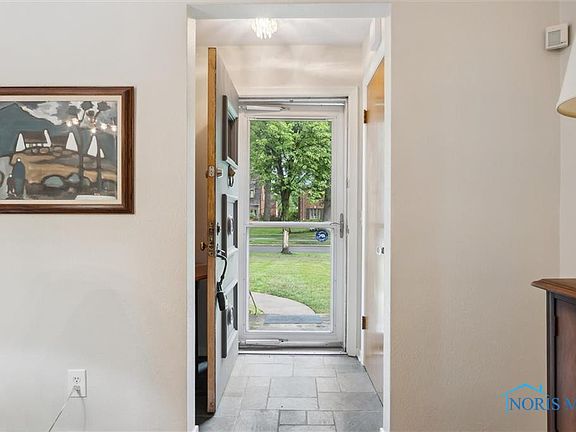 5th image of 3021 Kenwood Blvd
