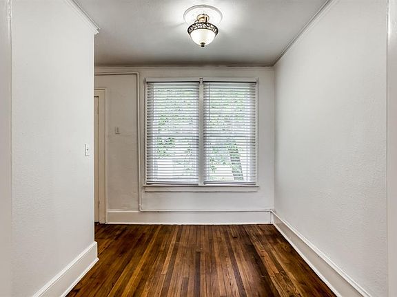 5th image of 4638 Live Oak St #1