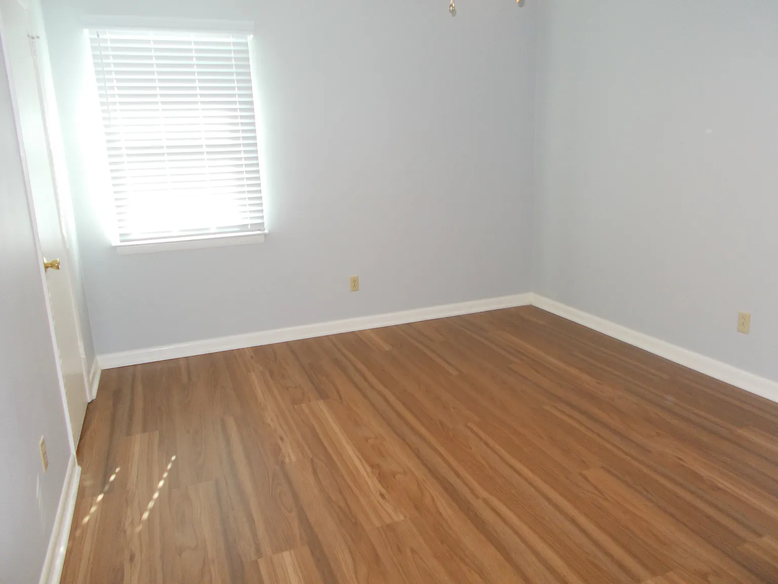 2 bed, 890 sqft, $1,400 — Photo 3