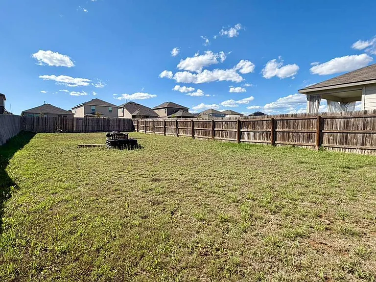 627 Retama Pass — Photo 26