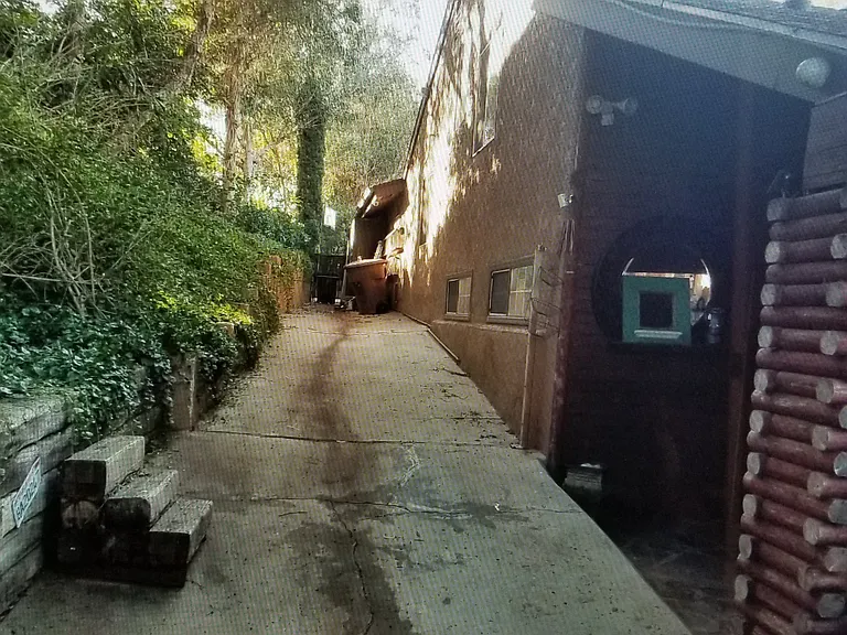 356 S Mohler Dr #B — Photo 17