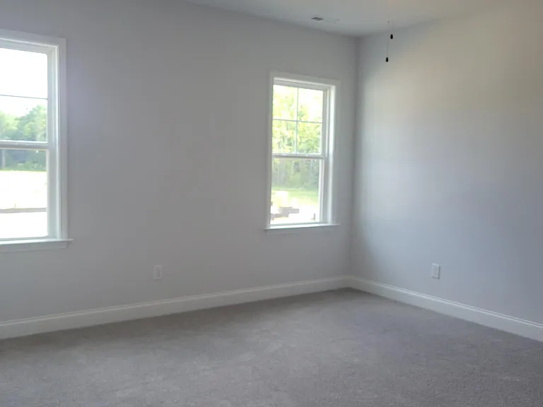 131 Lynnridge Dr — Photo 9