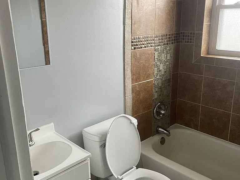 1303 Chardon Ct #C — Photo 6