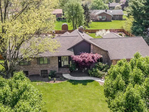 8104 Overlook Ct, Frederick, MD 21702