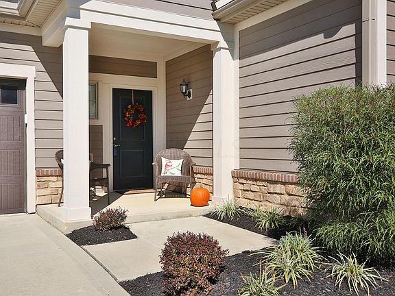 2nd image of 10340 Spicebrush Dr
