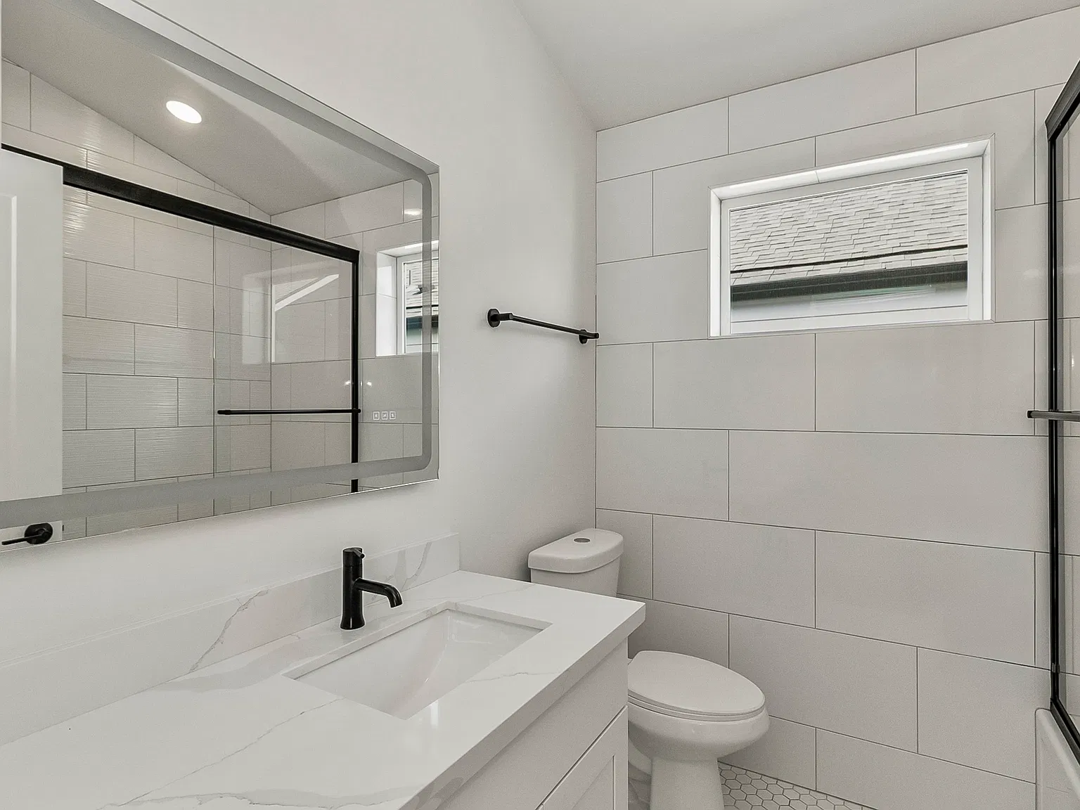 Hc Llc #4 - 1010b South Donovan Street - 1 — Photo 4