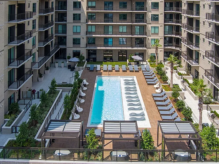 Pearl Rosemont — Photo 43