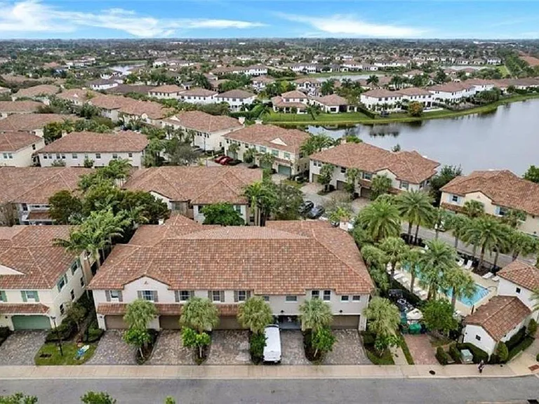 2930 Cascada Isles Way — Photo 20
