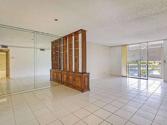 3rd image of 9201 Sunrise Lakes Boulevard #107