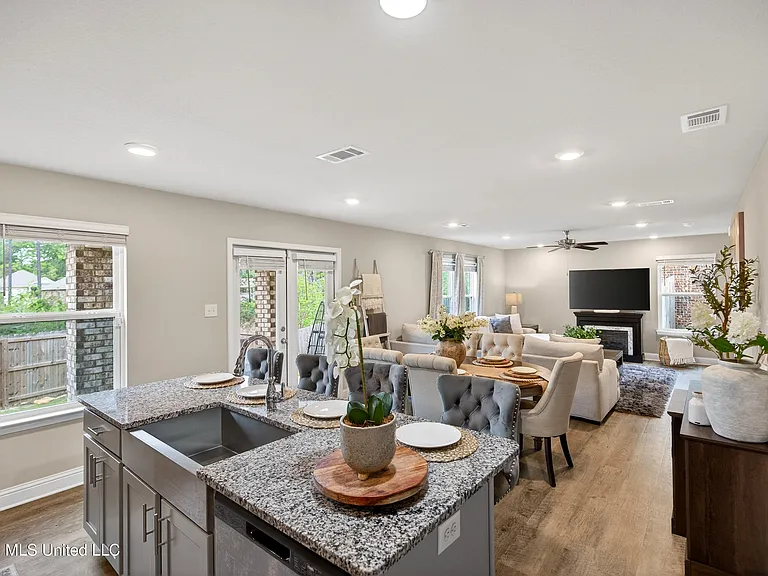 5438 Leeds Ln — Photo 22