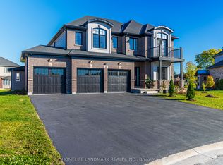 49 Monarch St, Welland, ON L3C 0E6