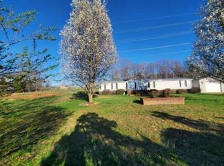 1172 Lynn Ln, Catawba, NC 28609