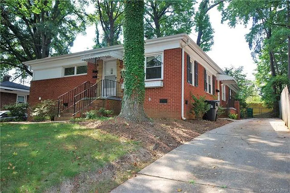 2 bed, 700 sqft, $1,650 — Photo 1