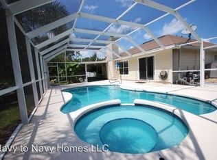 713 Southern Belle Dr W, Saint Johns, FL 32259