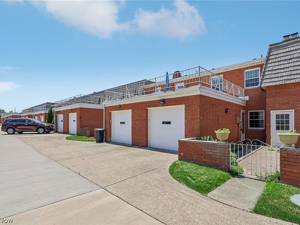 2773 Pease Dr Rocky River OH Zillow