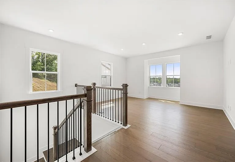 2815 Medford Dr — Photo 26
