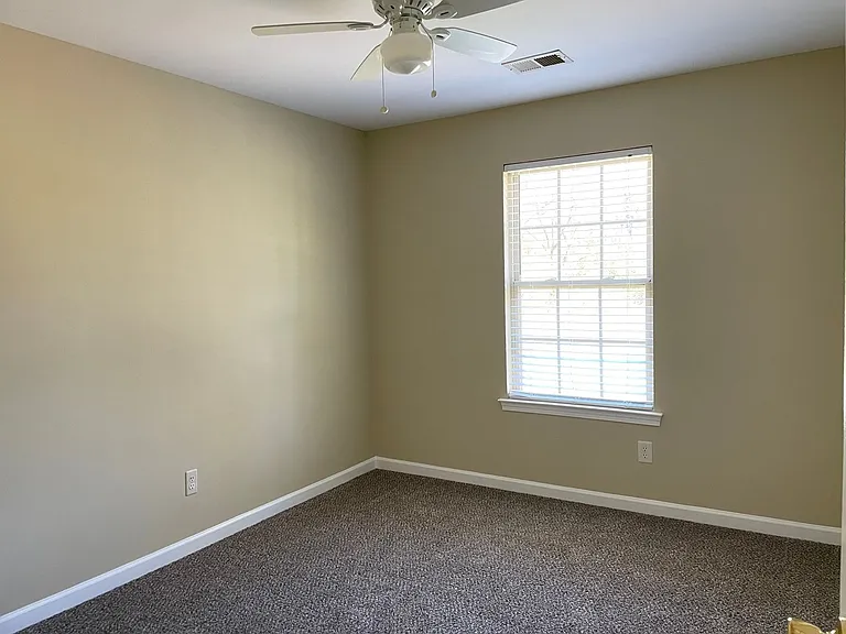 22 William Dr — Photo 8