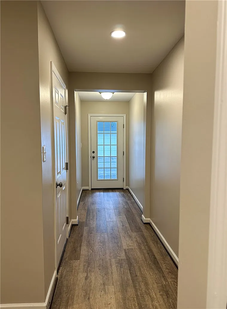2 bed, 2.5 bath, $2,300 — Photo 2