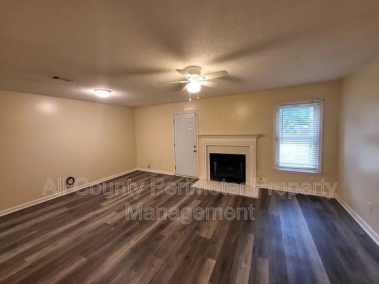 8078 Woodlake Dr — Photo 7