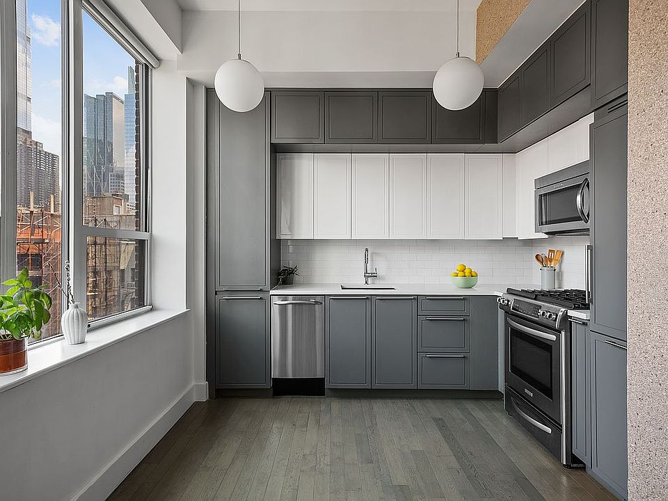 1st image of 416 W 52nd St #600