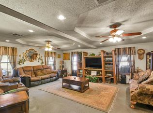 959 Walker Loop, Huntsville, TX 77340