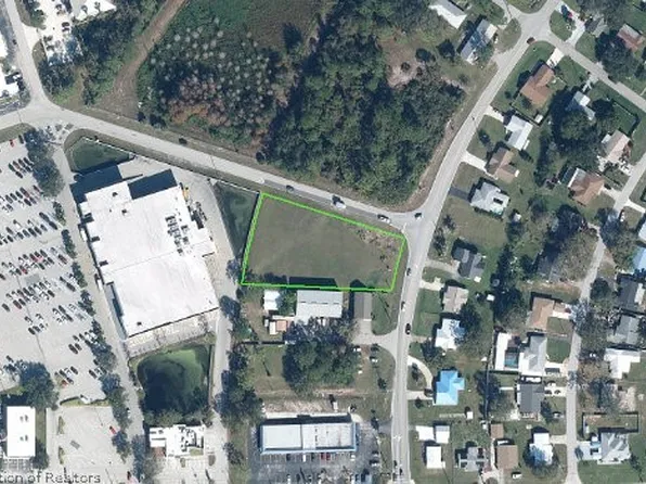 119 Memorial Dr, Sebring, FL 33870