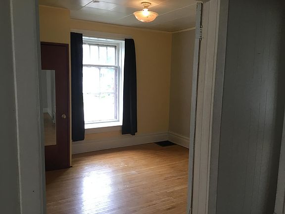 5th image of 916 Bingham Ave