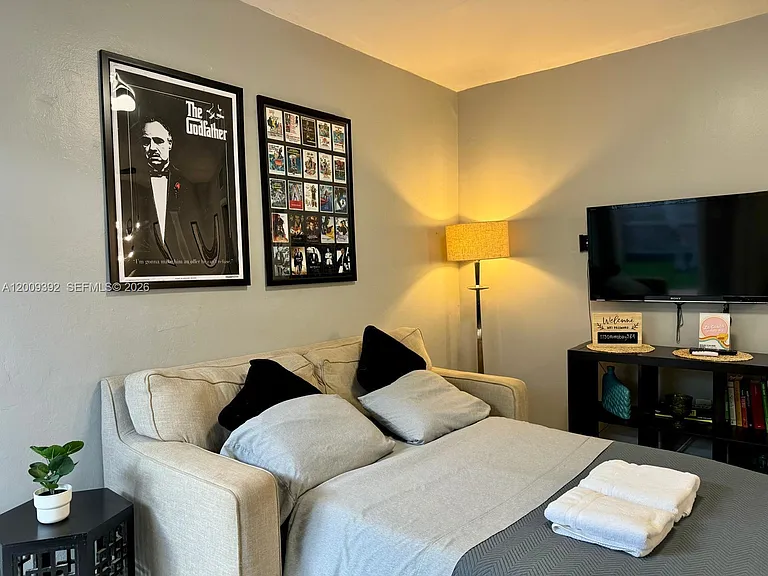 1130 NE 81st St #3 — Photo 9