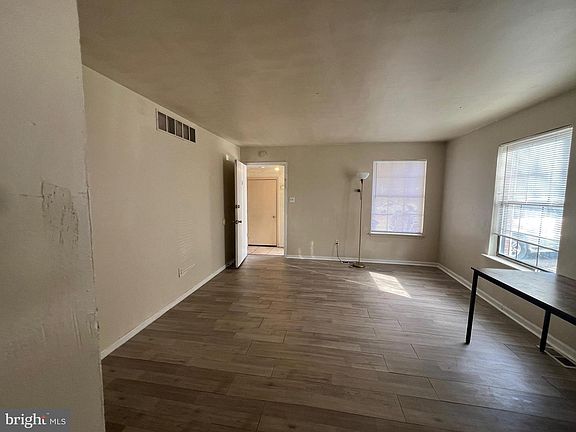 4th image of 785 Jarvis Rd