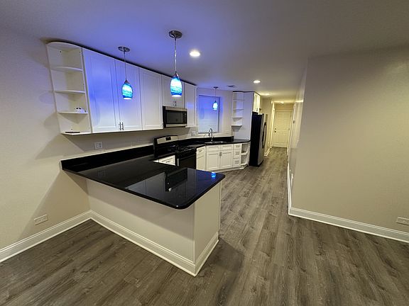 2nd image of 203 N Leamington Ave #G