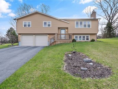 4856 Burrstone Rd, Syracuse, NY, 13215