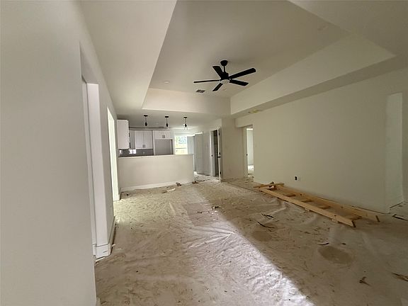 2nd image of 2703 Springdale St